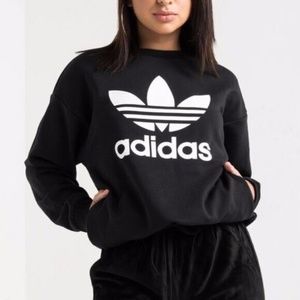 NEW - ADIDAS Essential Trefoil Pockets Sweatshirt Crewneck Crew - Lulu REVOLVE